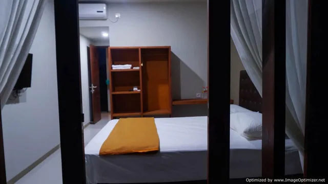 غرفة قياسية بسرير كوين، Hastina Hotel Lombok 1/3