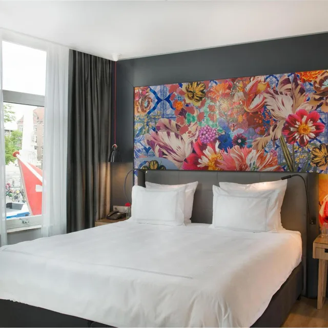 Signature City View Suite, Swissotel Amsterdam 5/11