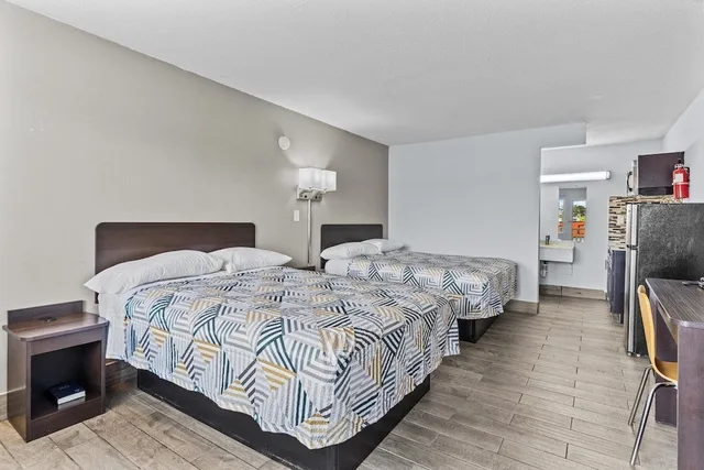 غرفة قياسية بسريرين كوين بمطبخ، Studio6 Wilmington, NC 5/10