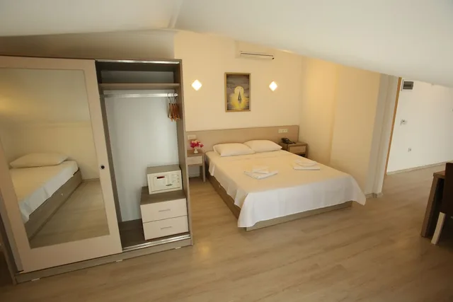 2 Bedrooms, Panoramic, Apartment, 1 Queen and 1 Single Bed, Sea View, Sofa, Attic، Aria Doria Otel 5/9