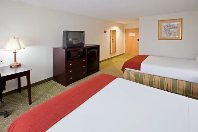 غرفة قياسية بسريرين مزدوجين، Holiday Inn Express Washington 4/4