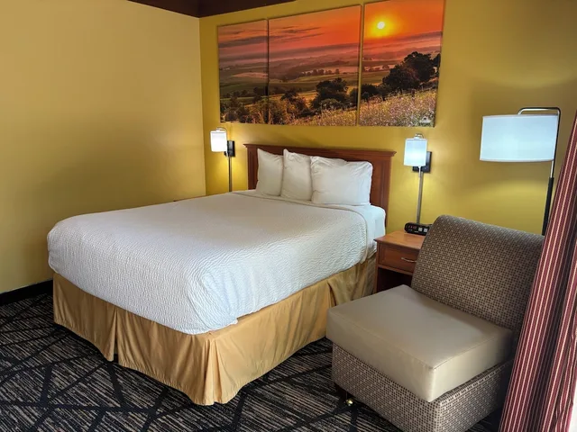 غرفة قياسية بسرير كوين، Days Inn by Wyndham Niles 3/4
