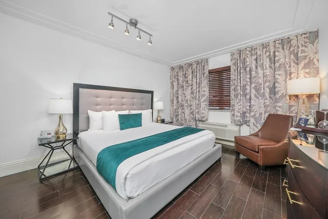 غرفة كلاسيكية بسرير كوين، Riviera Suites South Beach 3/9