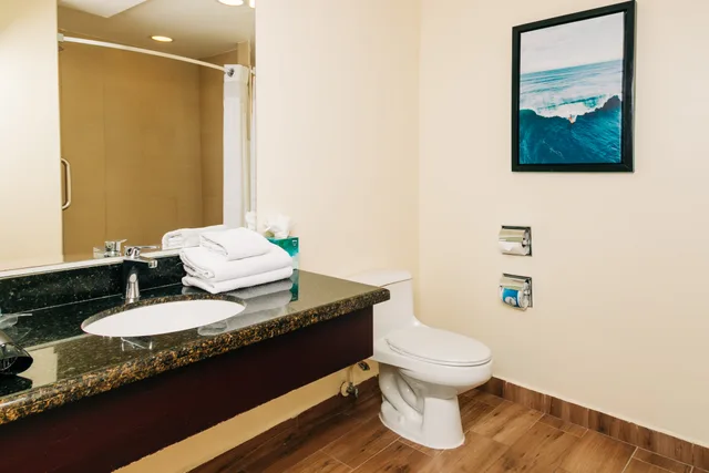 Standard, 2 Double Beds, Top Floor, Holiday Inn San Salvador An Ihg Hotel 5/5