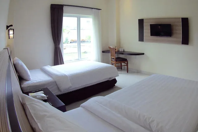 غرفة سوبيريور بسريرين منفصلين للمدخنين، HOTEL PURI INDAH & CONVENTION 2/4