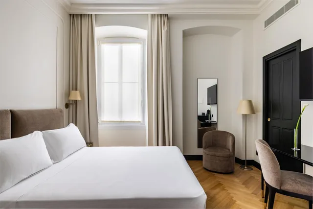 Room, Double or Twin Bed, Continentale Hotel 2/10