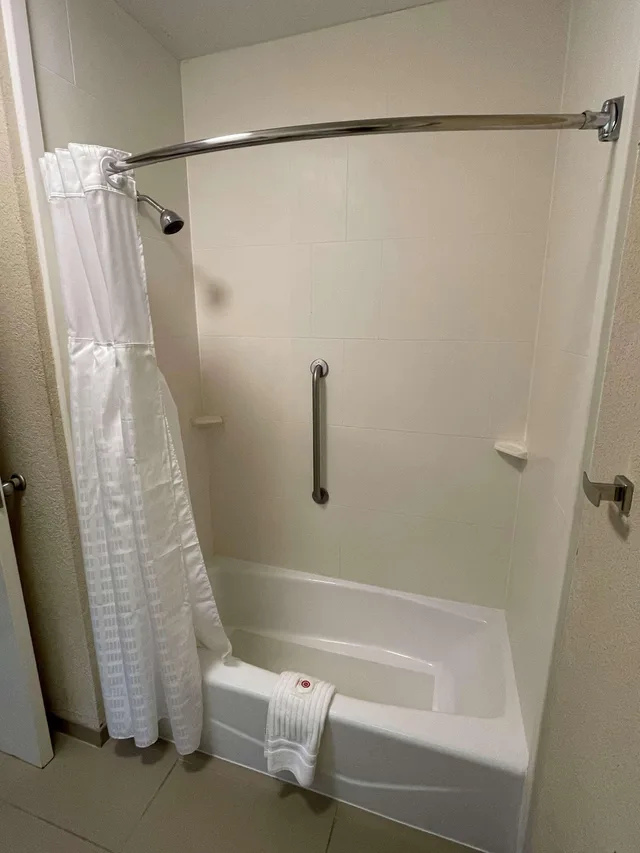 جناح، Comfort Inn Pinehurst NC 8/8