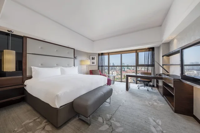 جناح كلوب بسرير كينج مع دخول صالة النادي، Intercontinental Shanghai Pudong 1/2