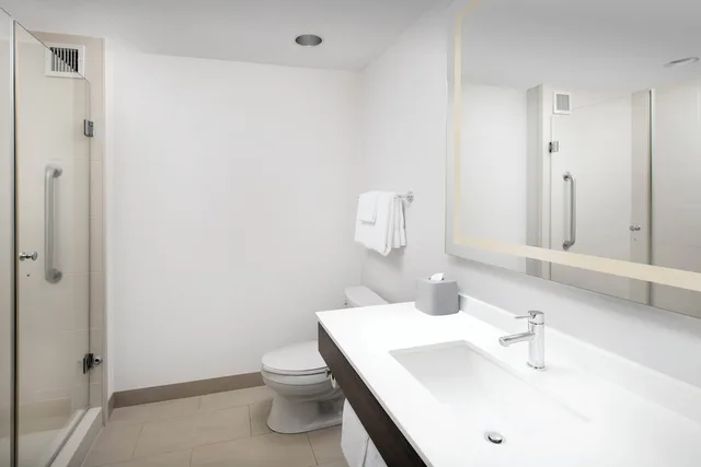 غرفة قياسية بسرير كينج، Holiday Inn Express Jacksonville Beach 5/7
