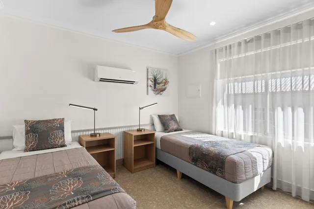 2 Bedrooms, Murphy and Twin Beds, Queen Bed, Bay View، Moonlight Bay Suites 3/6