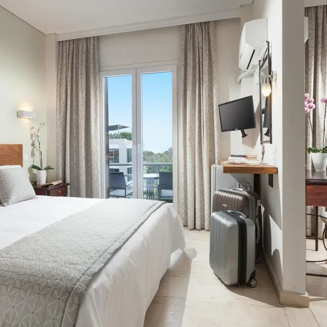 غرفة سوبيريور رباعية بإطلالة على البحر، Minavra Hotel 1/10