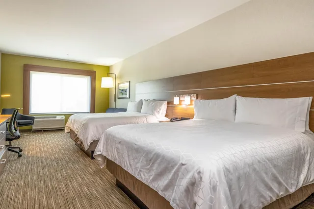 غرفة بسرير كينج وسريرين كوين لذوي الإعاقة، HOLIDAY INN EXPRESS AND SUITES SAN JOSE SILICON VALLEY 4/10