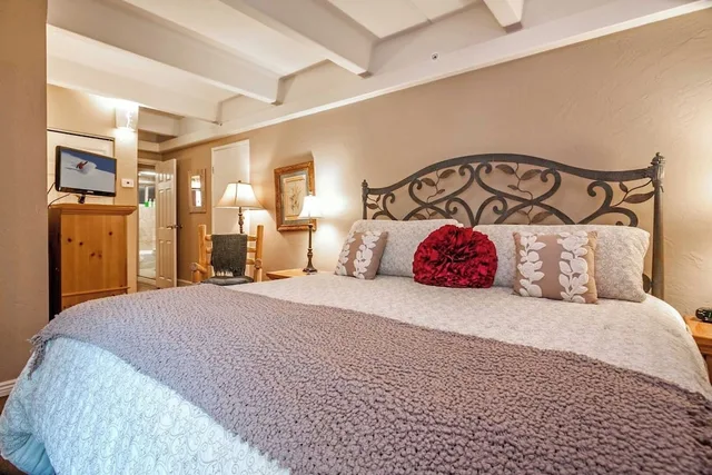 1 Bedroom, Platinum, Queen Bed، Antlers at Vail 2/3