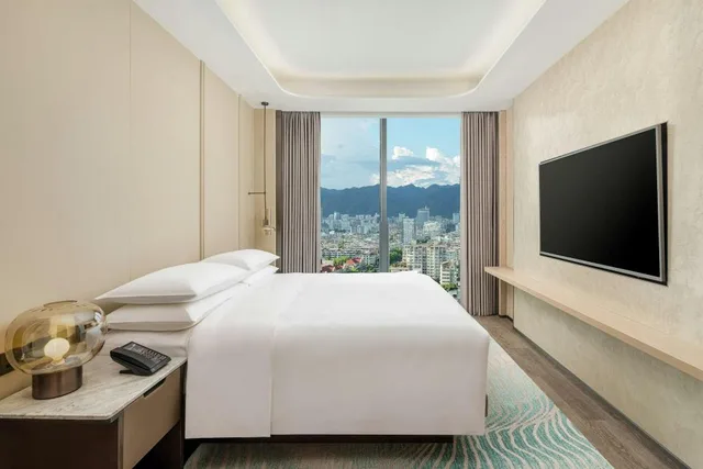 2 Bedrooms, Family Suite, Suite, King Bed, Single Bed, Executive Lounge Access، Lishui Marriott Hotel 2/3