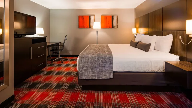 غرفة قياسية بسرير كينج، Best Western Plus Fairfield Hotel 6/7