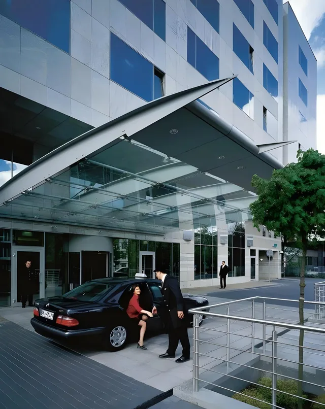غرفة ديلوكس بسرير كينج وسريرين منفصلين، Regent Warsaw Hotel 2/2