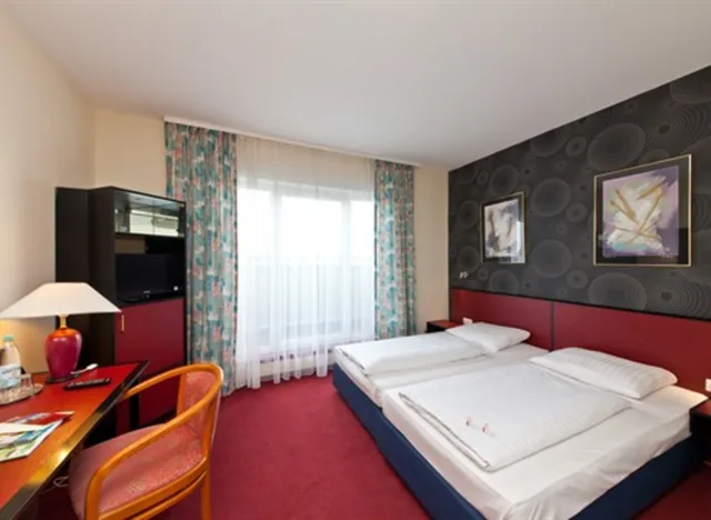 Standard, Double Bed, Hotel Aviva Neue Messe 2/2