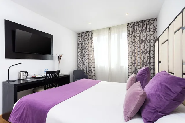 غرفة كومفورت بسريرين منفصلين، Hotel Colon Rambla 3/10
