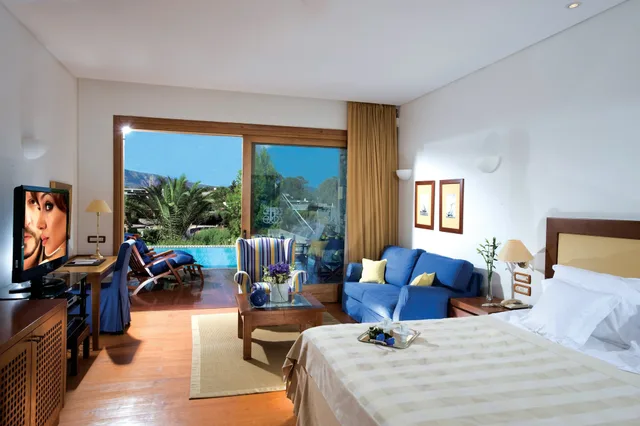 Superior, Bungalow, Queen Bed, Sea Front, Shared Pool، Elounda Bay Palace Hotel 1/1