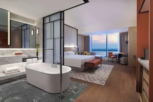 Room, King Bed, Lake View, Hyatt Regency Changshu Kuncheng Lake 8/8