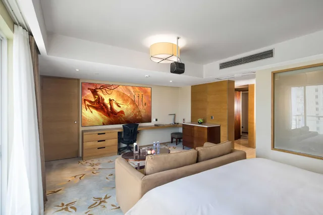 Cinema, Deluxe, King Bed، THE L.A.HOTEL 1/1