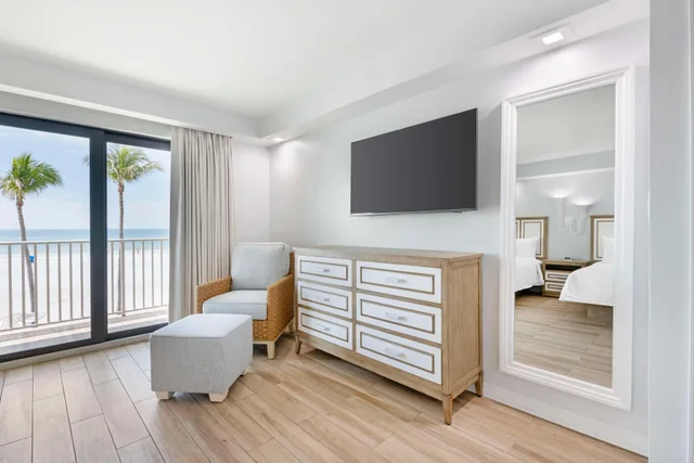 Room, 2 Double Beds, Gulf View, Balcony, Kitchen, Large، Best Western Plus Beach Resort 8/10