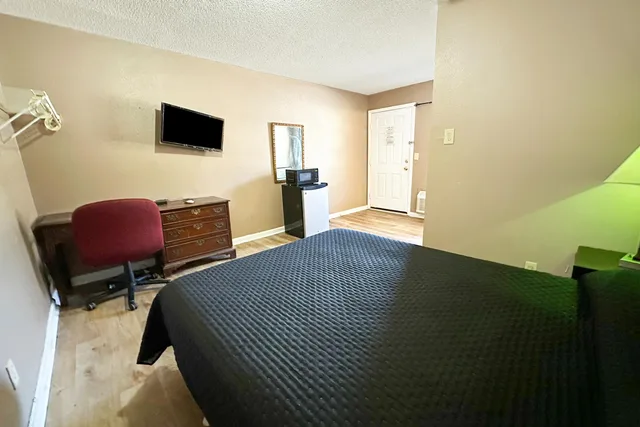 Premium, Double Bed, Sparta Seven Motel By OYO near Milledgeville 2/3