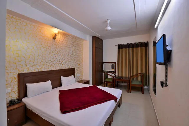غرفة تنفيذية، Hotel Pride 1/1