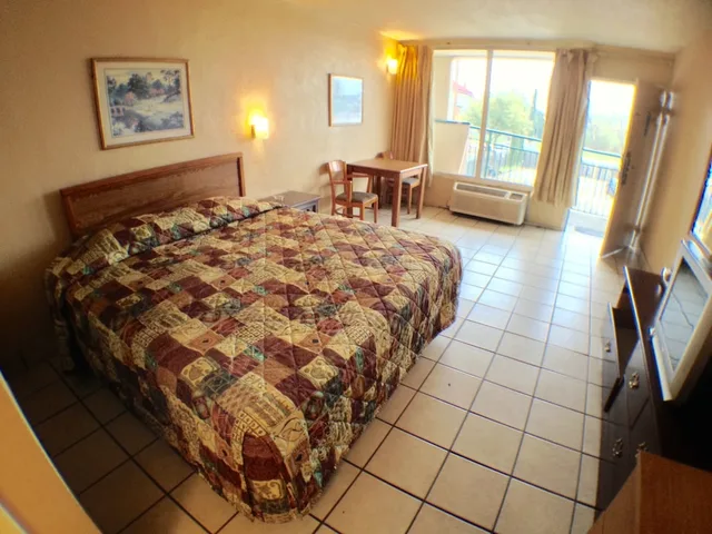 غرفة اقتصادية بسرير كينج للمدخنين، Budget Inn 1/1