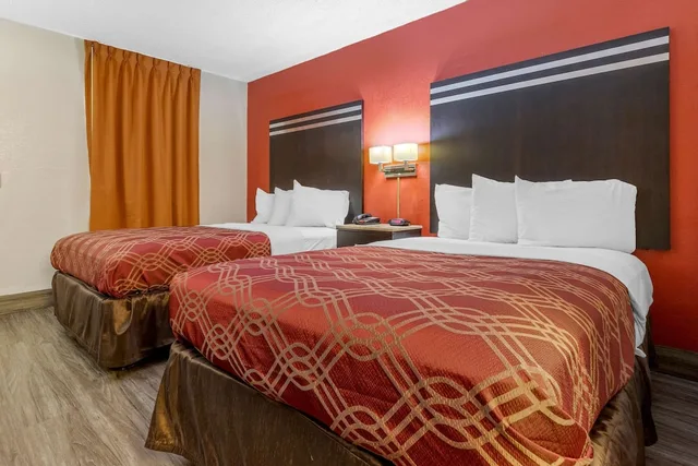 غرفة قياسية بسريرين مزدوجين للمدخنين، Econo Lodge Columbia Fort Jackson 2/5