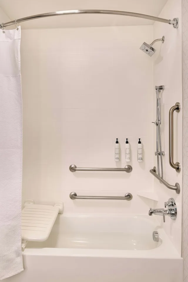 جناح بسرير كينج مع سرير سحّاب إضافي لذوي الإعاقة، Springhill Suites Phoenix Glendale Peoria 6/7
