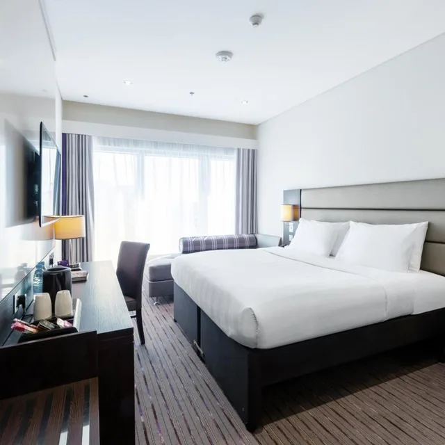 غرفة بسرير كينج للمدخنين، Premier Inn Doha Airport 2/10