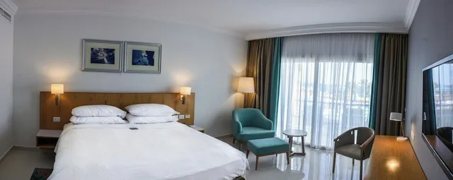 جناح بريميوم بسرير كينج بإطلالة على البحر بغرفة نوم واحدة، Renaissance Sharm El Sheikh Golden View Beach Resort 5/8