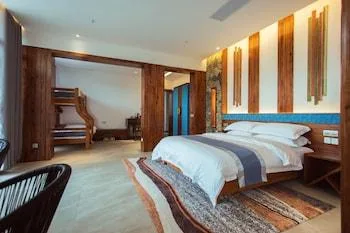 غرفة عائلية بثلاثة أسرّة بإطلالة على الجبل بغرفة نوم واحدة، Li River Retreat Guangxi 1/1