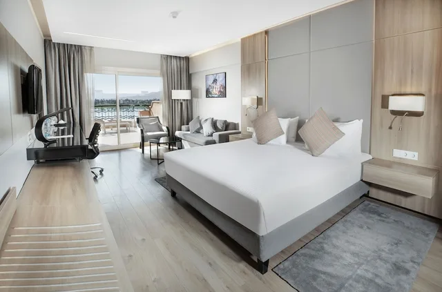 غرفة سوبيريور تنفيذية بإطلالة على النهر، Steigenberger Nile Palace 1/7