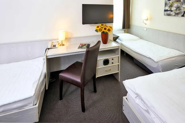 غرفة ثلاثية بسرير فردي، Hotel Rennschuh 4/8