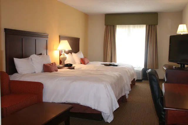 غرفة بسريرين كوين لغير المدخنين، Hampton Inn Alpharetta Roswell Ga 4/10