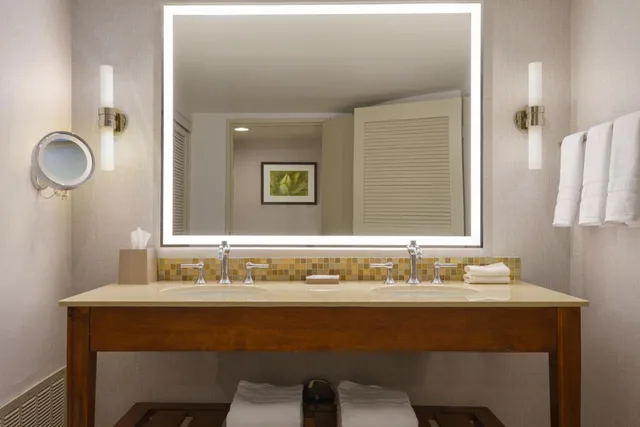 Guest Room, Studio, Suite, King Bed, Partial View, Large، The Westin Rancho Mirage Golf Resort and Spa 4/4