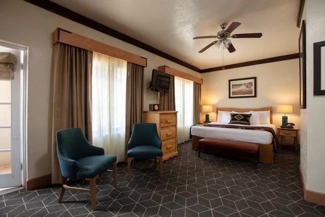جناح عائلي، El Rancho Hotel 4/7