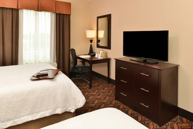 غرفة بسريرين كوين، Hampton Inn Suites Harvey New Orleans West Bank 8/9