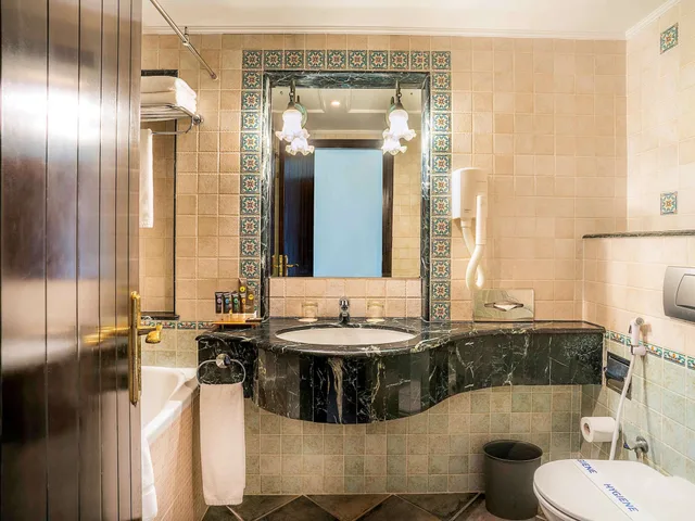 غرفة سوبيريور بسريرين منفصلين، Novotel Al Dana Resort 7/7