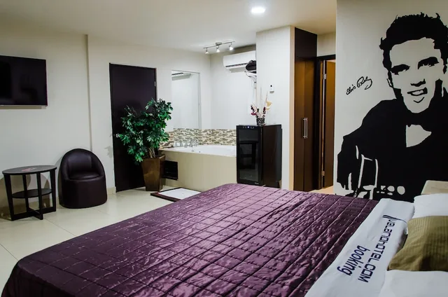 Suite, King Bed, Hot Tub, Hotel Velario 2/9