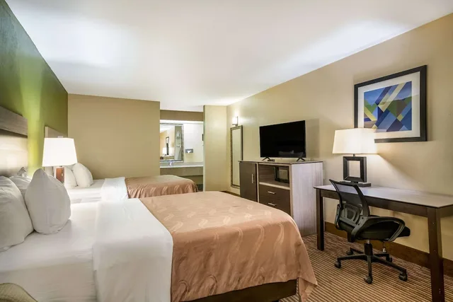 غرفة قياسية بسريرين مزدوجين، Quality Inn Suites Garland East Dallas 5/6