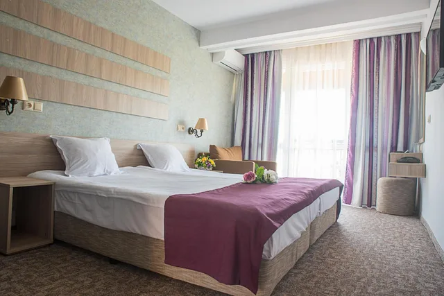غرفة قياسية بسرير مزدوج أو سريرين منفصلين مع سرير إضافي، HI Hotels Imperial Resort 2/5