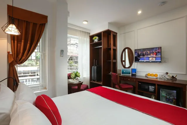 غرفة ديلوكس بسرير كوين بإطلالة على المدينة، HANOI LA VISION HOTEL 1/7