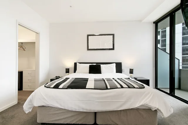 2 Bedrooms, Apartment, King and Queen Bed, Harbour View, 2 Bathrooms, Docklands Private Collection of Apartments - NewQuay 2/3