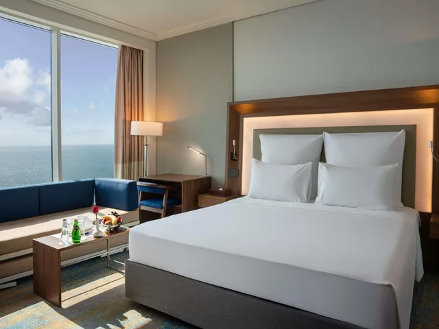 غرفة سوبيريور بسرير مزدوج بإطلالة على البحر، نوفوتيل جازان(Novotel Jazan Hotel) 1/10