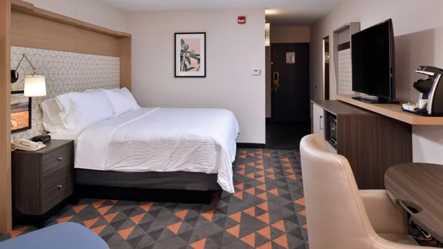 غرفة بسرير كينج لذوي الإعاقة، Holiday Inn Great Falls 9/10