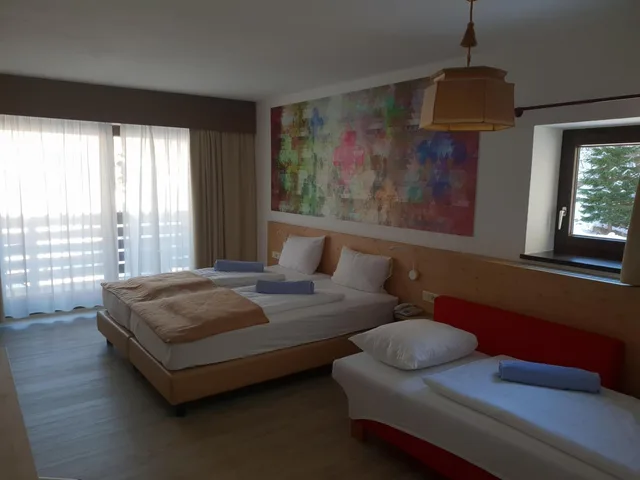 غرفة ثلاثية، Family Hotel Schloss Rosenegg 1/5