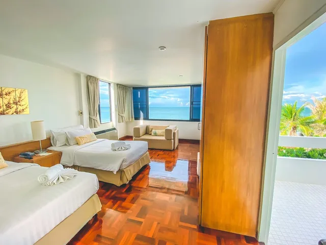 Family, 2 Double Beds, Sea Front، Nern Chalet Beachfront Hotel 1/1